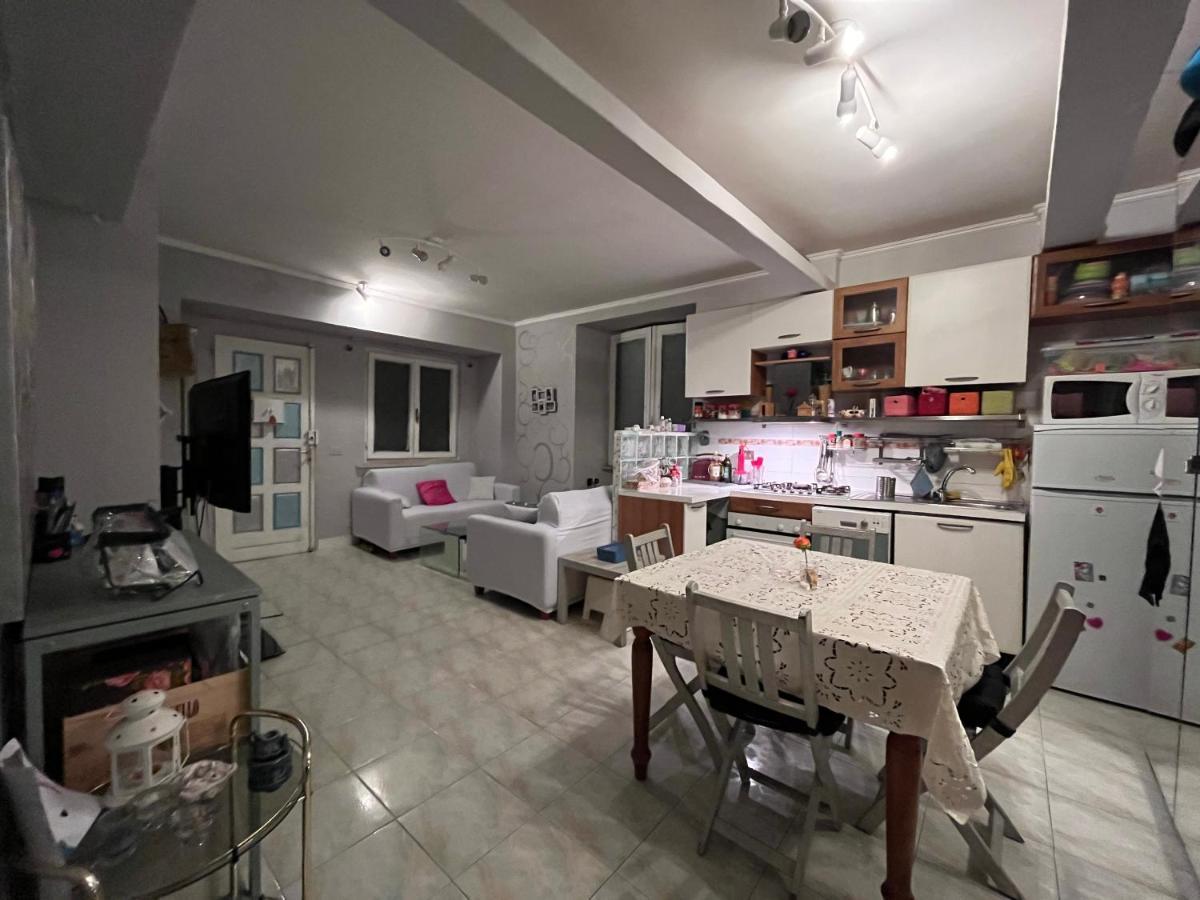 Affitto Due Camere, Due Bagni In Appartement *